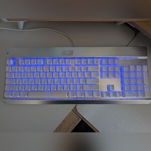 EagleTec WIRED MECHANICAL KEYBOARD Silver Metal W/ White Keycaps